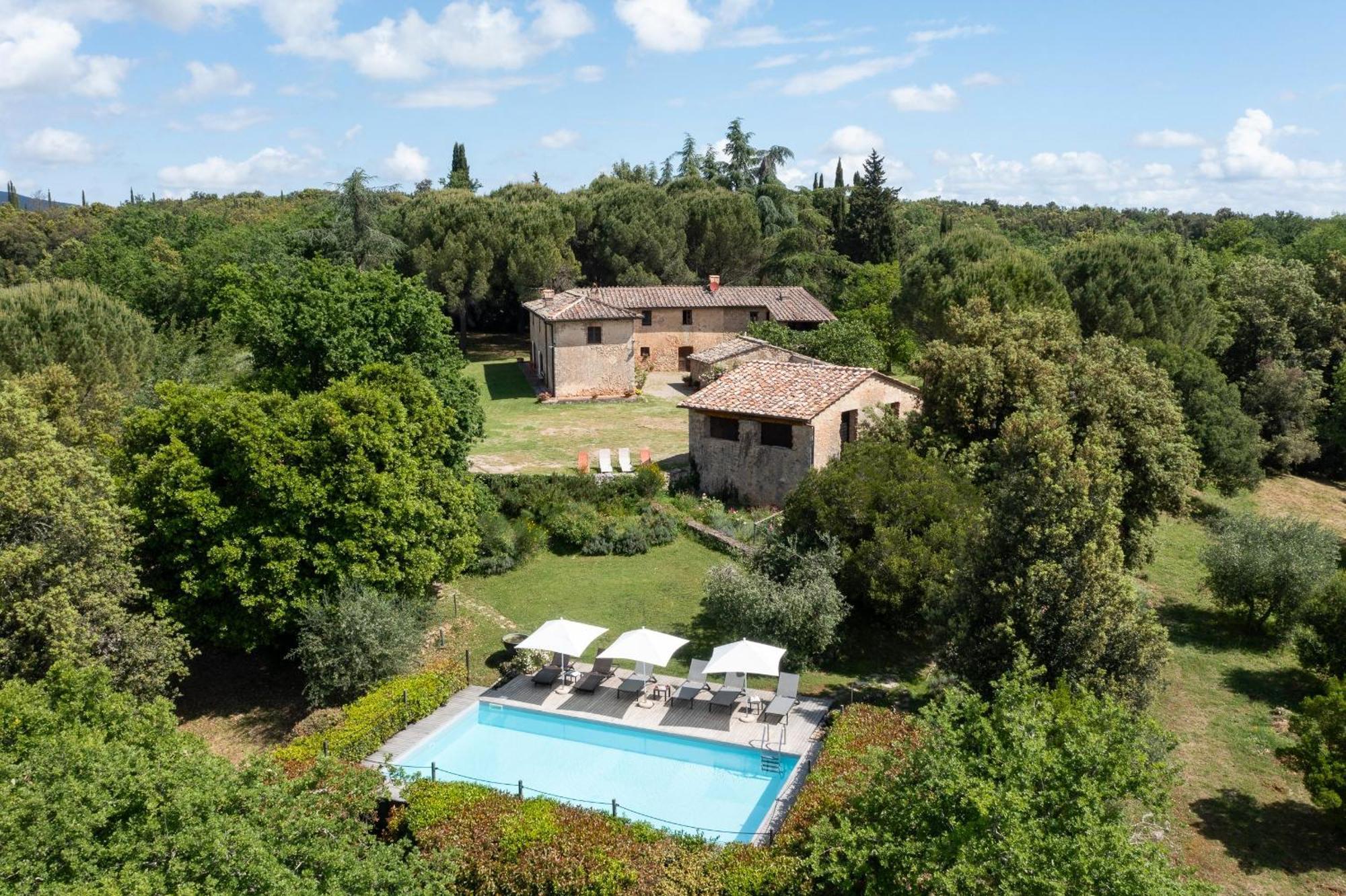 Borgo Dei Fondi Villa Siena Exterior photo