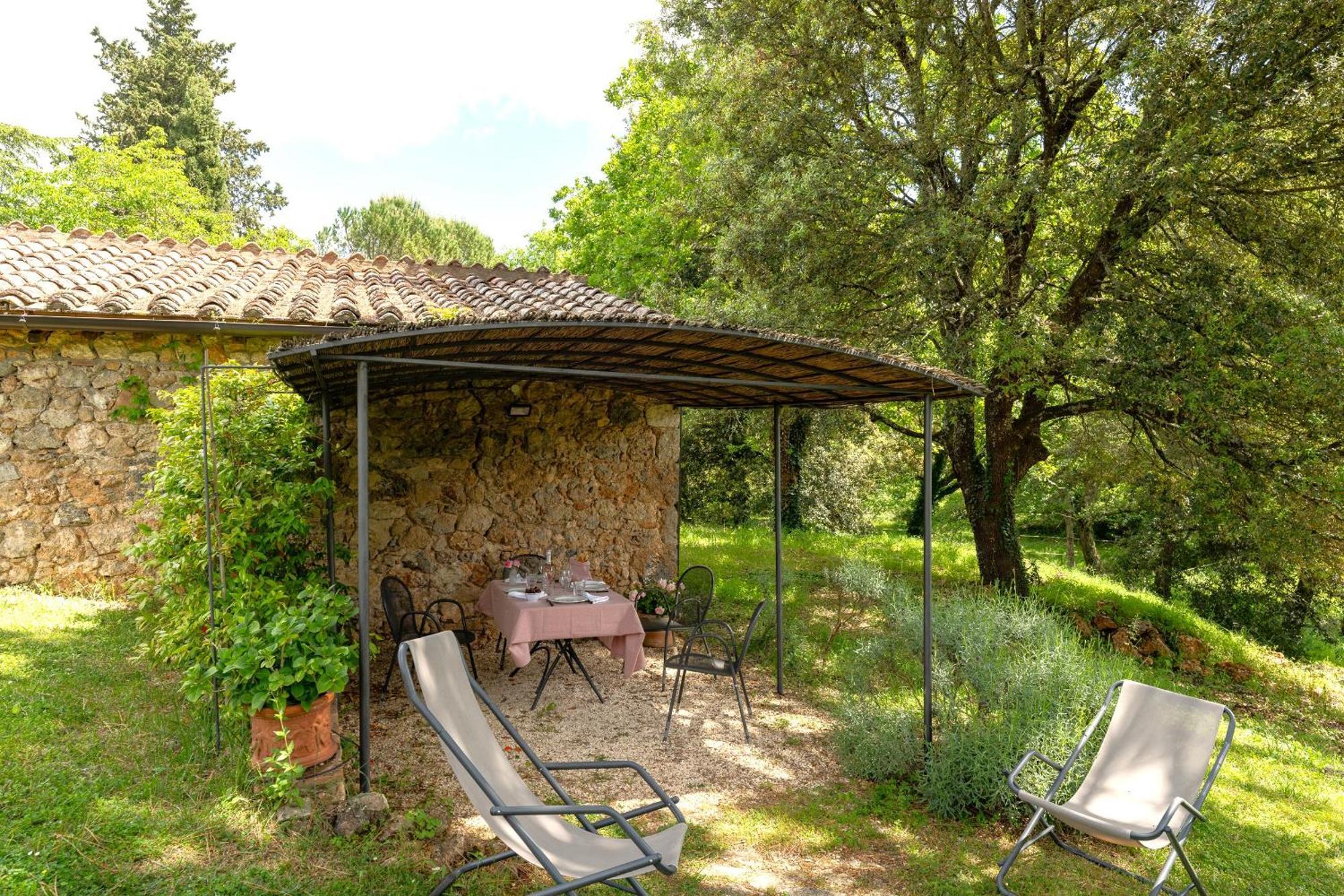 Borgo Dei Fondi Villa Siena Exterior photo